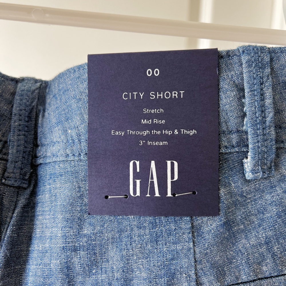 NWT! Gap shorts - Picture 2 of 4